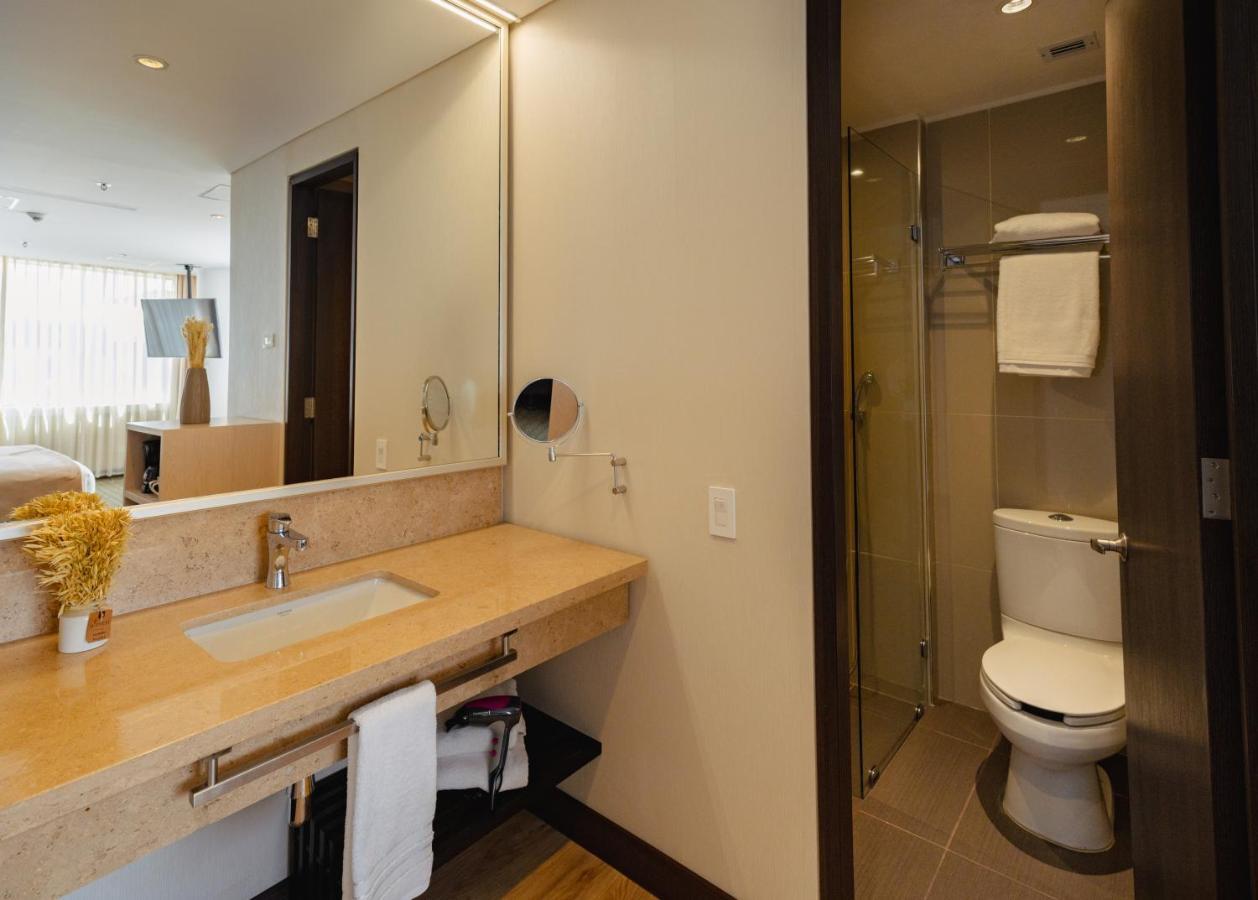Shg Liv Zona G Hotel Bogotá Extérieur photo